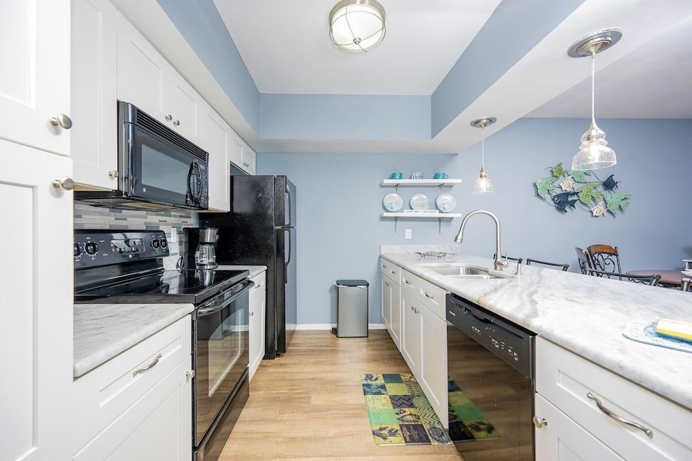 Mariner Lakes 40 2 Bedroom Condo