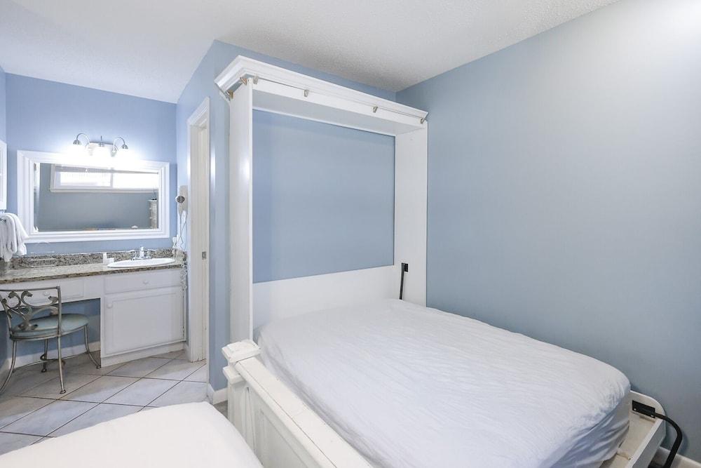 Sugar Beach 353 1 Bedroom Condo