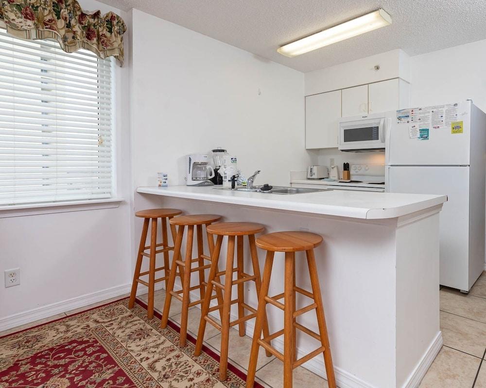 Royal Palms 708 2 Bedroom Condo