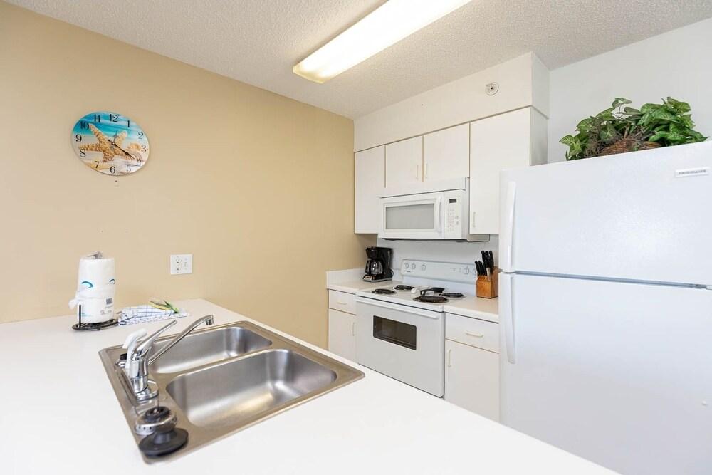 Royal Palms 906 1 Bedroom Condo