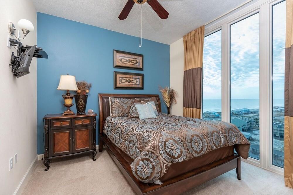 Lagoon Tower 1202 3 Bedroom Condo