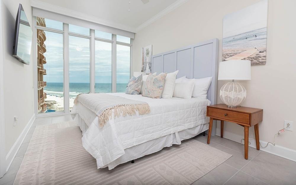 Phoenix Gulf Tower 1004 4 Bedroom Condo