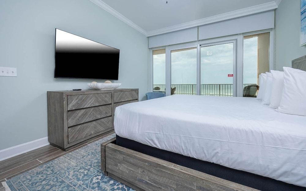 Phoenix Gulf Tower 404 4 Bedroom Condo