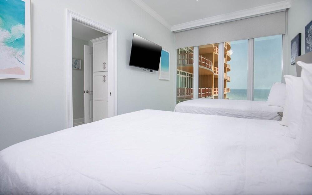 Phoenix Gulf Tower 1604 4 Bedroom Condo