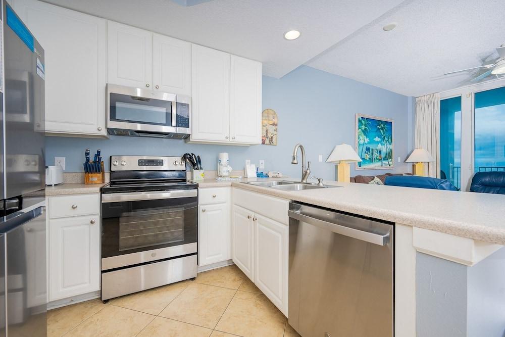 Lighthouse 403 1 Bedroom Condo