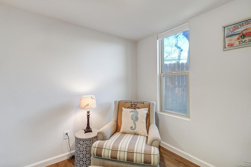 Chamingo 2 Bedroom Condo by Redawning