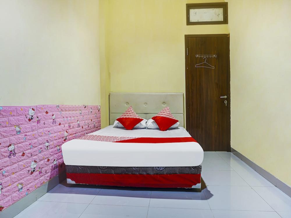 Hotel O Kos'ta Homestay Makassar