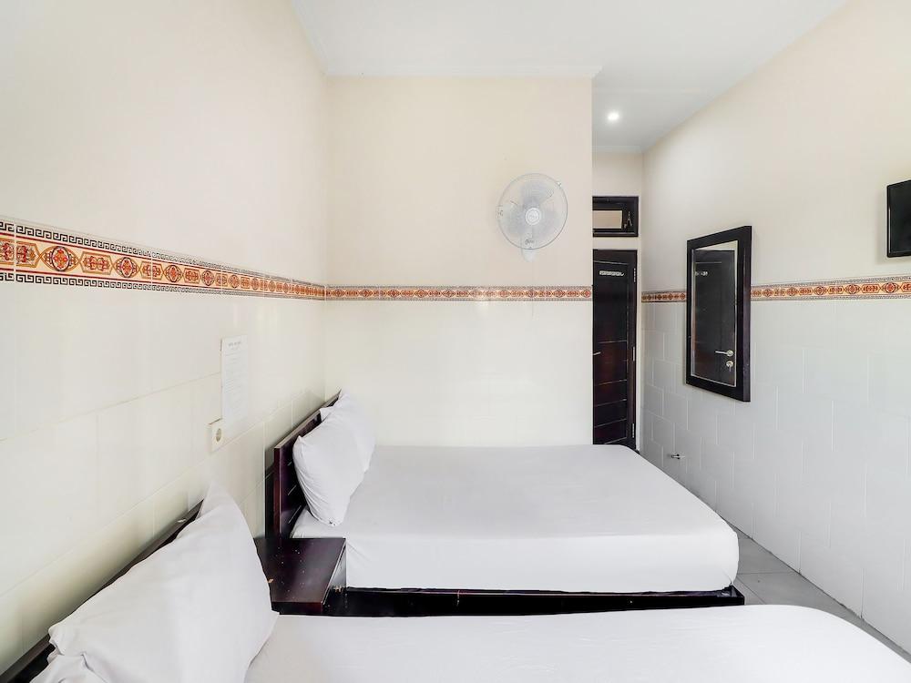 OYO 91567 Hotel Adi Guna