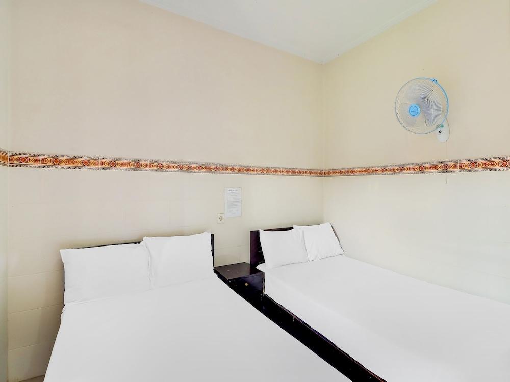 OYO 91567 Hotel Adi Guna