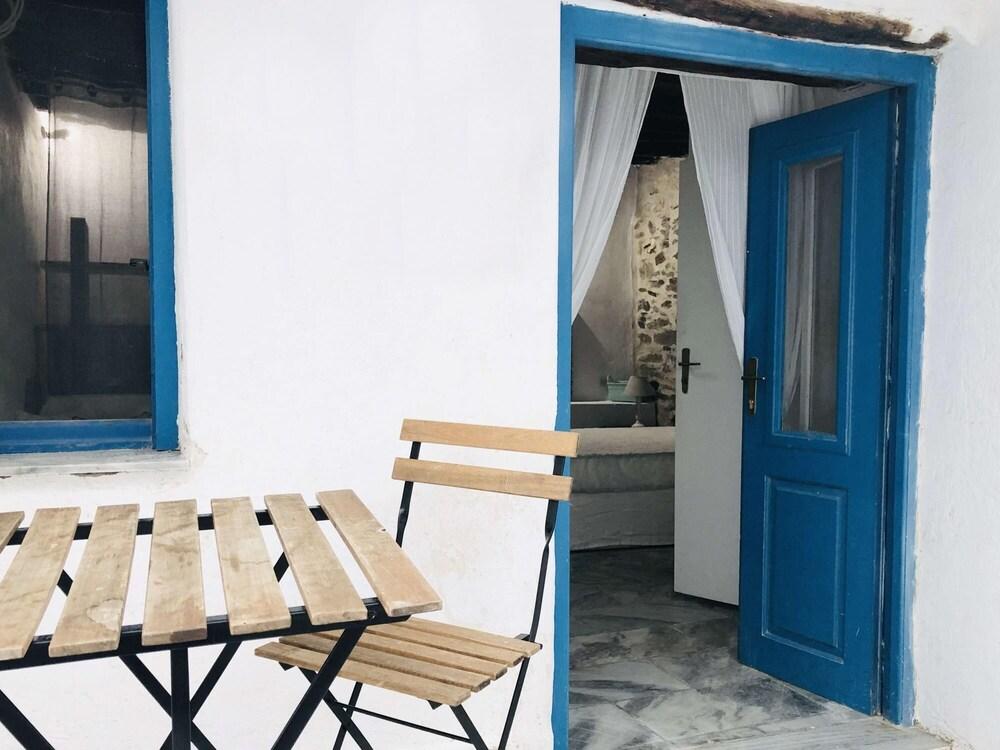 Naousa Paros Studio No7
