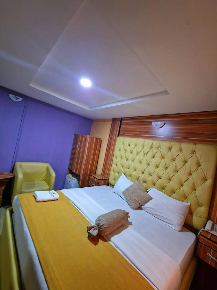 Today's Exclusive Hotel