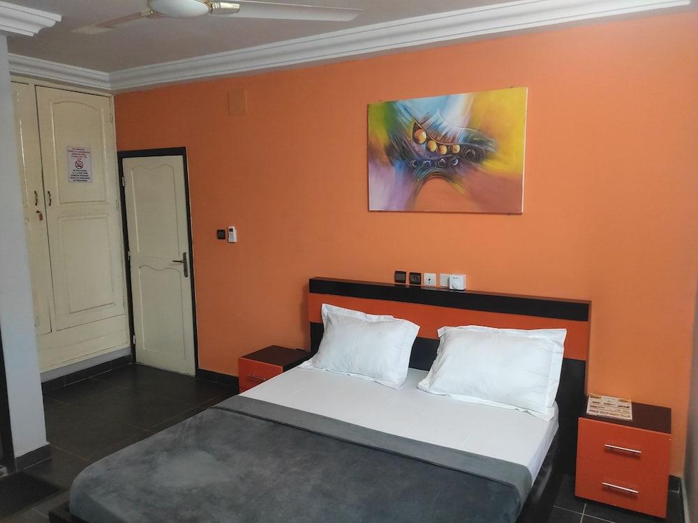 Royal Blue Guest House Bar