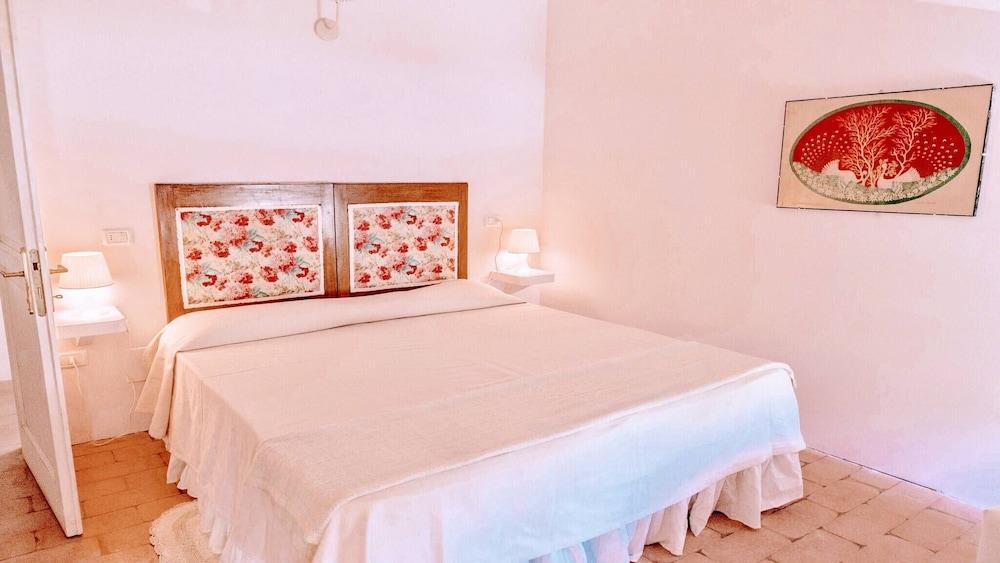 Exc Beautiful Villa, Pool Grounds - Pool House - Sleeps 11 Guests