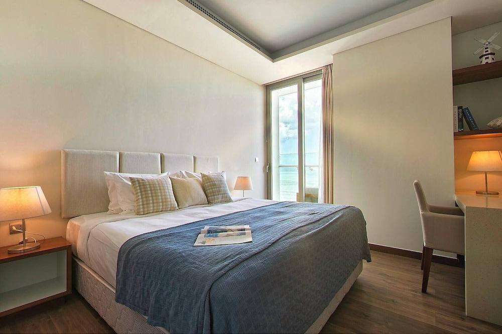 Stunning Beachfront 2bdr Condo Across My Khe Beach