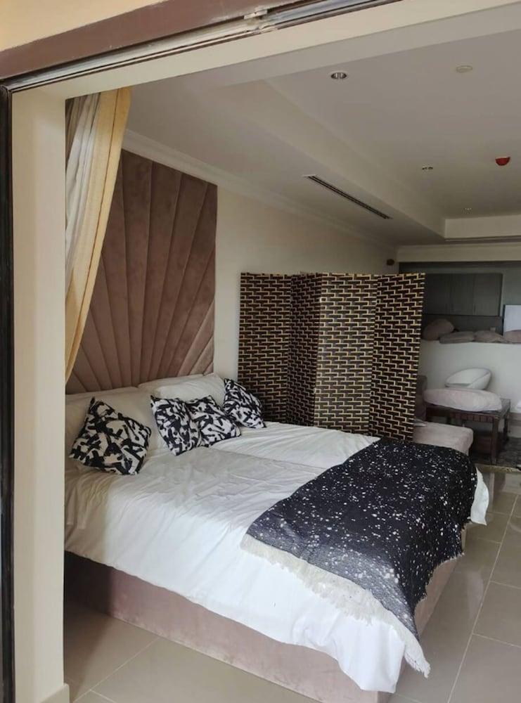 Sea View Studio, in Pearl