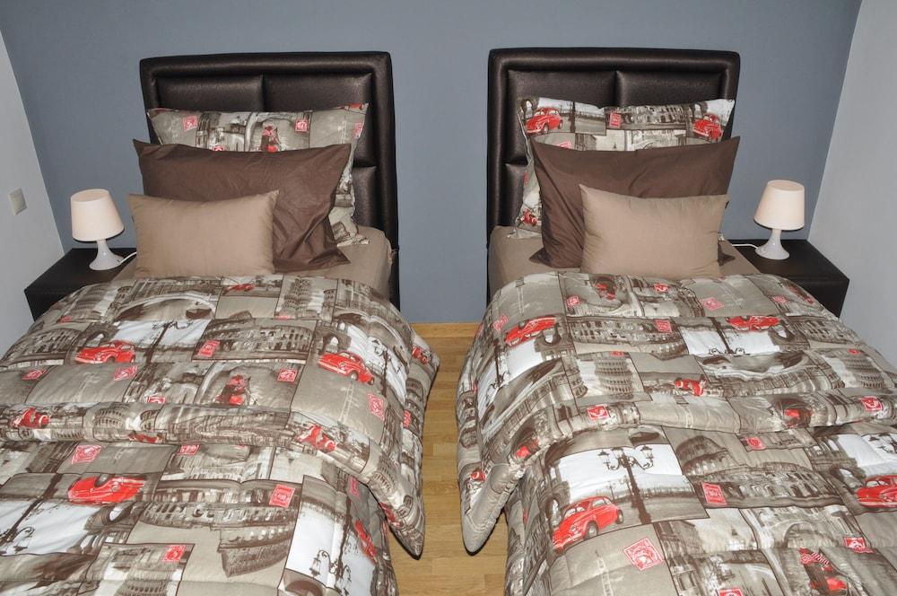 Val Fleuri Apartment With Balcony, Casablanca