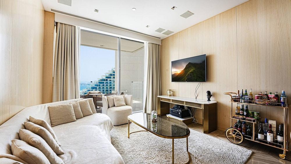 Five Palm Jumeirah 2 Bdr Full Sea View