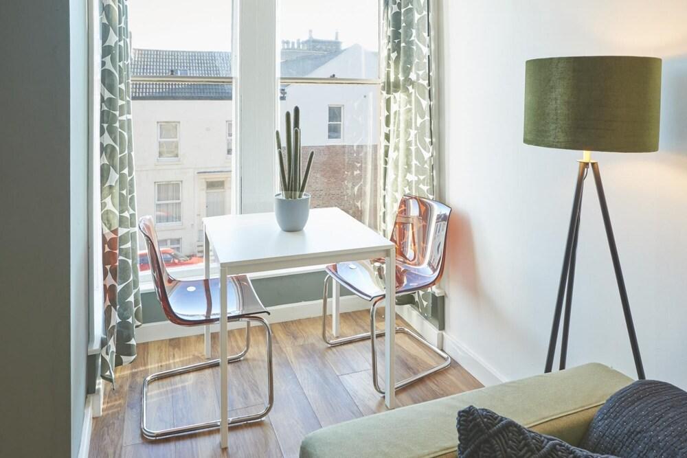 Host Stay Abbey Nest