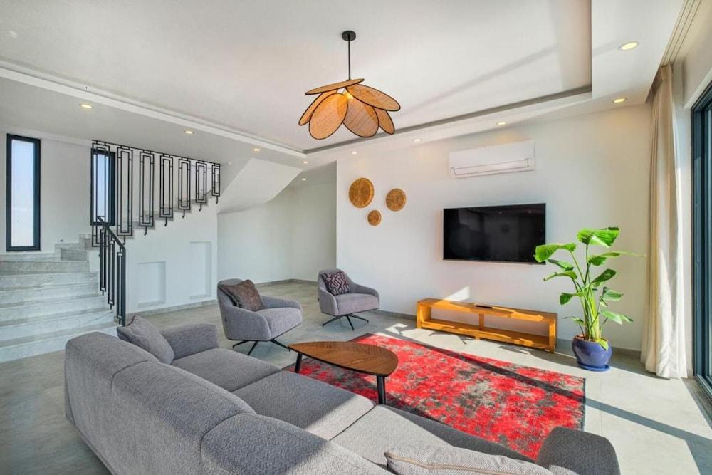 Villa With Nature View and Pool in Kas