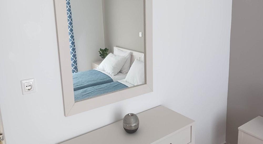 JP Pool & Apartments