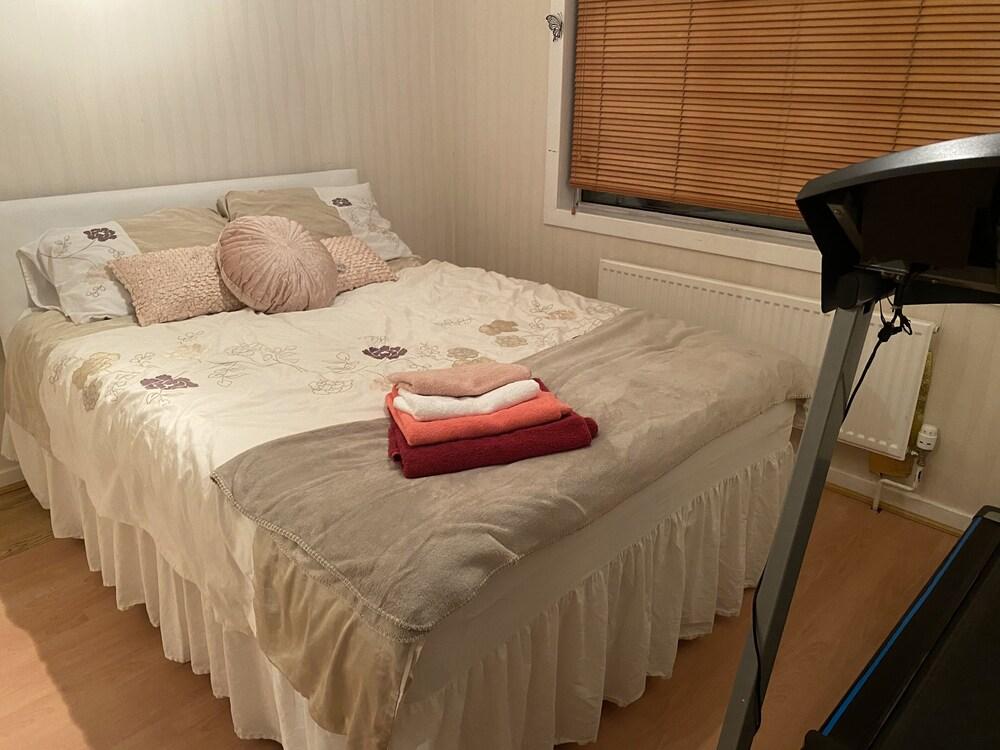 Impeccable 3- Bedroom House in Kirkcaldy