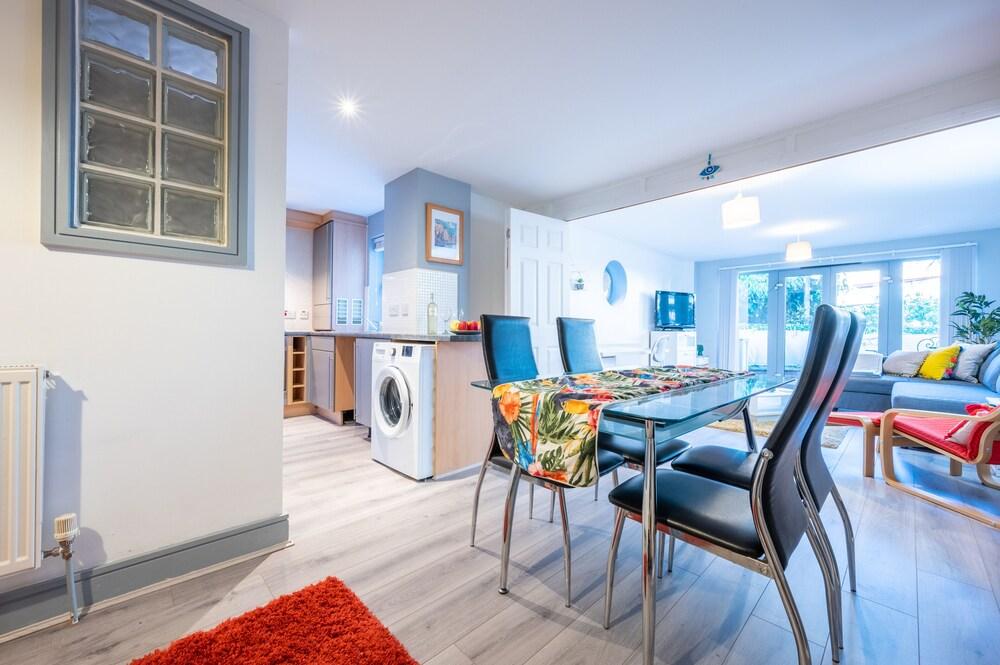 Millennium Embankment by Tŷ SA- Cardiff