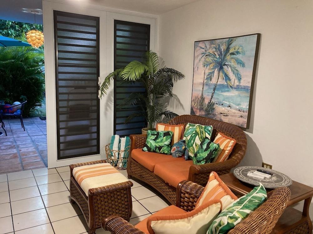 CampoMar Beachfront Villa in Arroyo