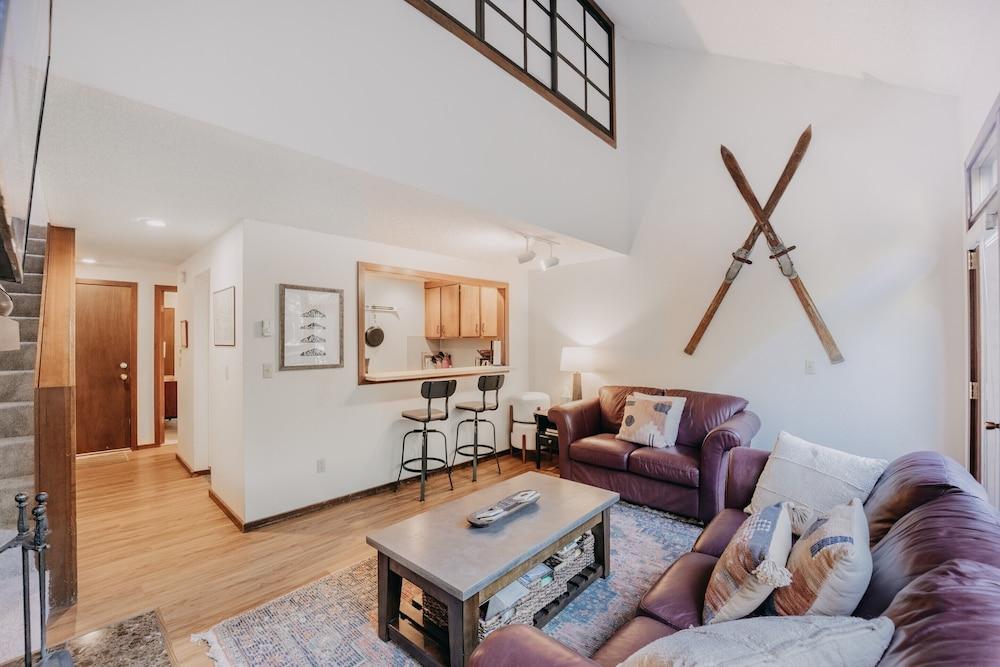 55sw - Fireplace - D/W - W/D - Wi-fi - Sleeps 4