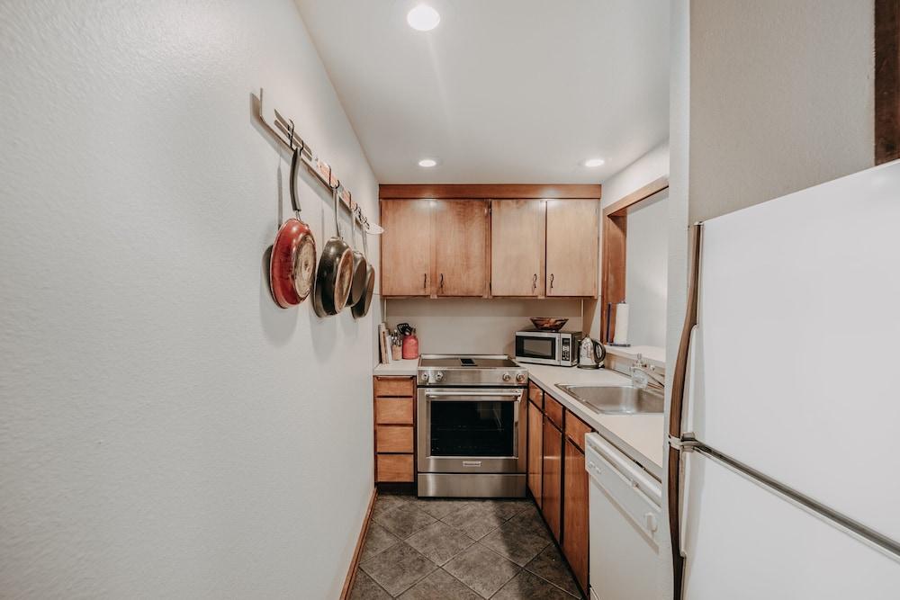 55sw - Fireplace - D/W - W/D - Wi-fi - Sleeps 4