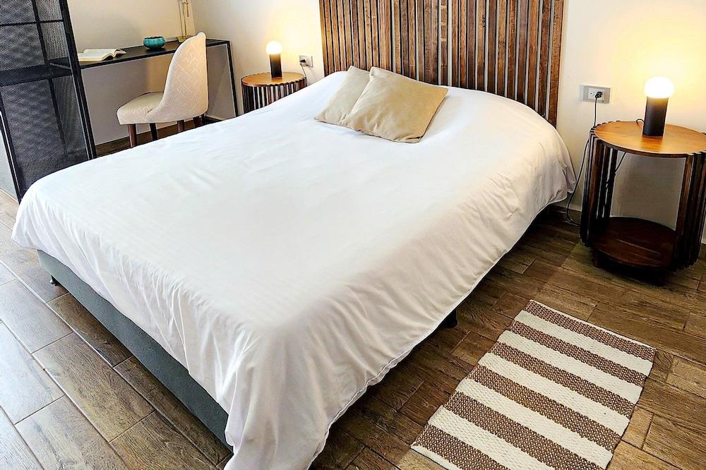 Luxury Home In Aguacatala