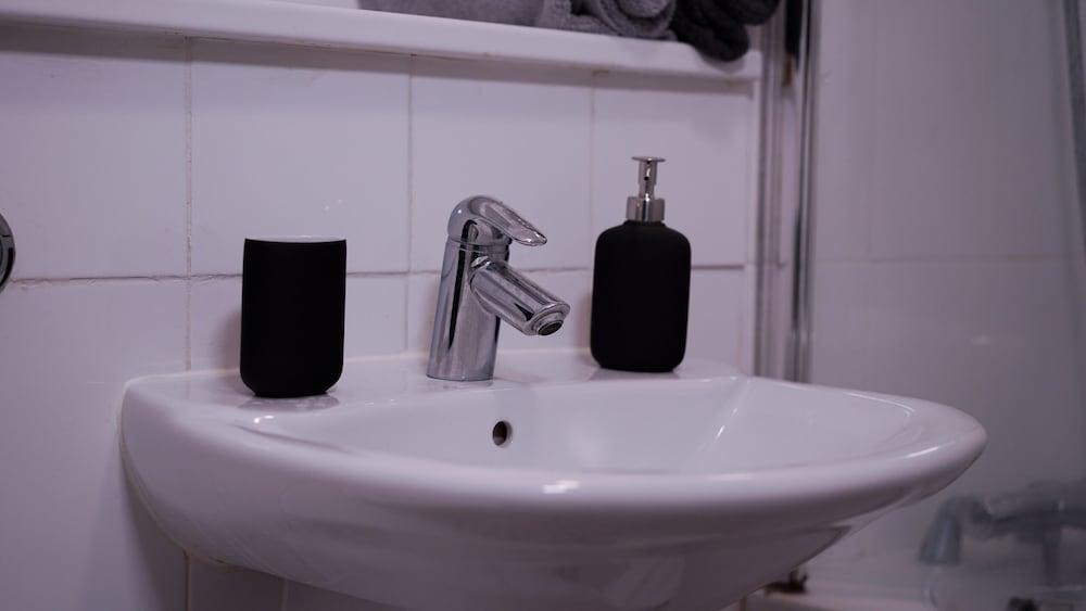 Lovely Entire Apartment Central