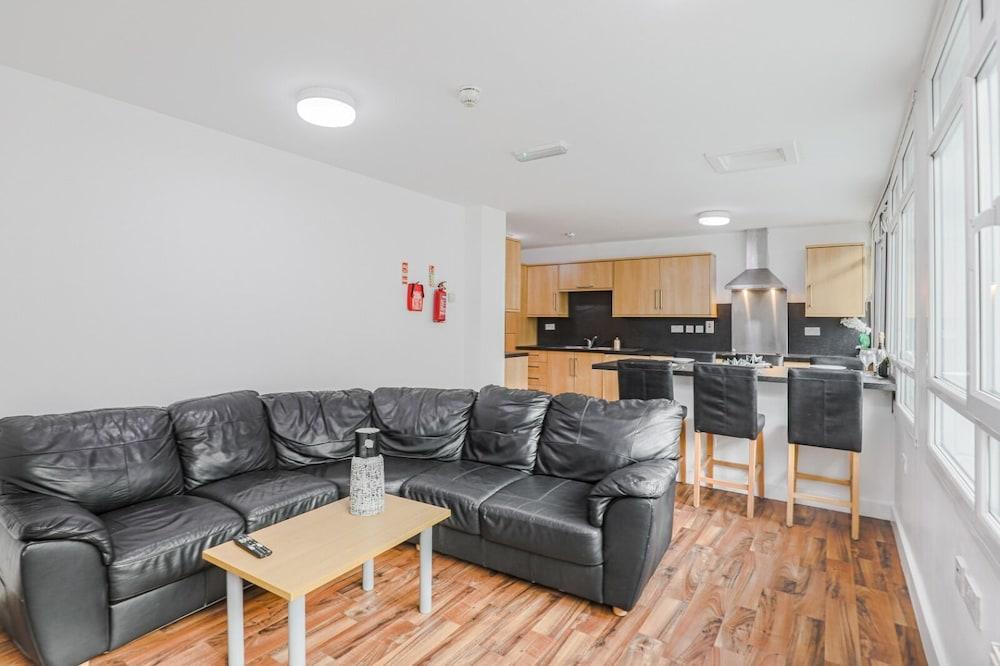 OYO Sangha House - Short Stays