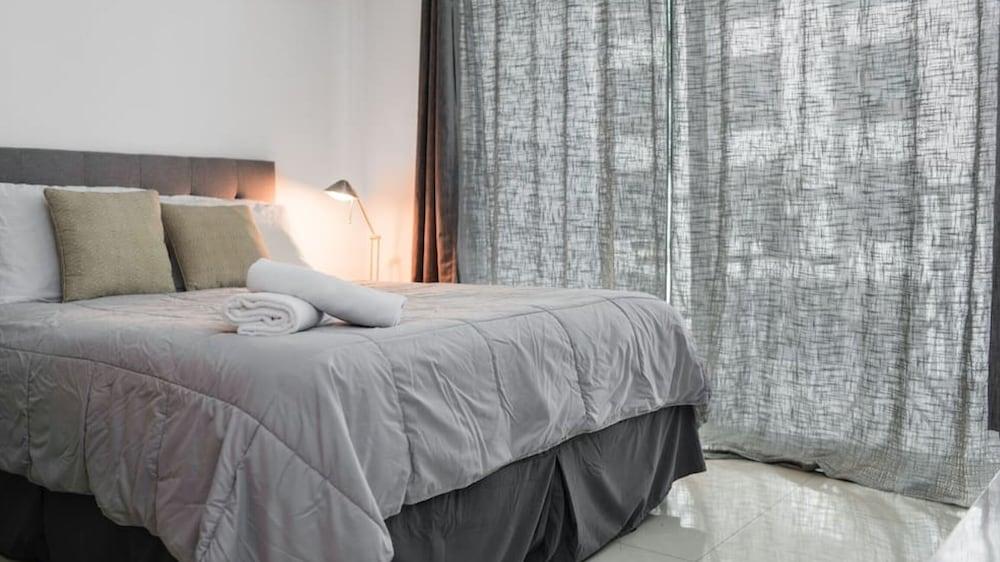 We host Fascinating Studio at Brickell