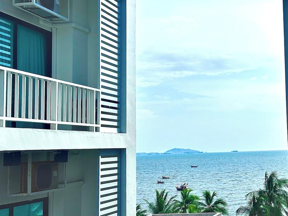 The Sunset Bangsaen Seaview