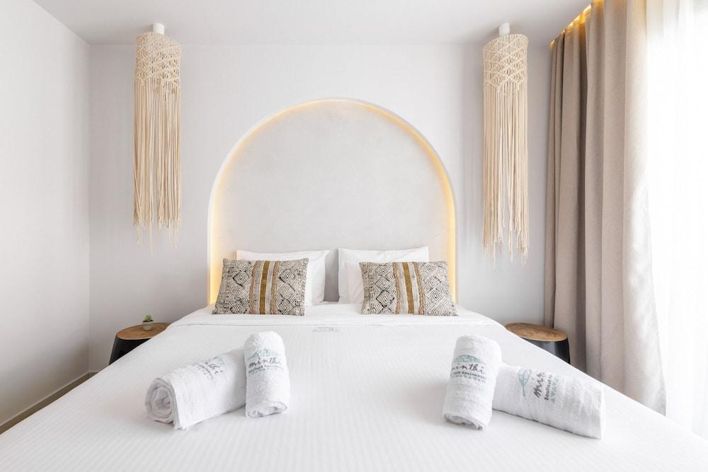 Amalthia Luxury Suites