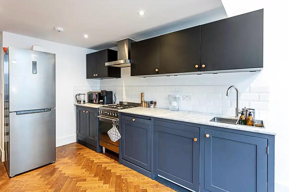 Stylish and Spacious 1BD in Clapton