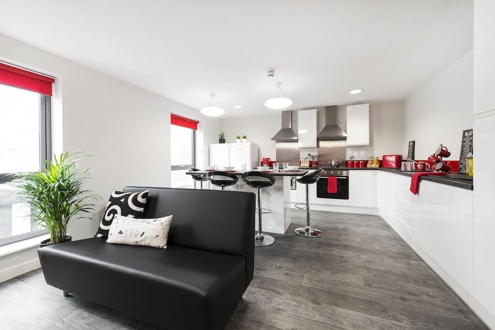 Yugo Explore - Arofan House