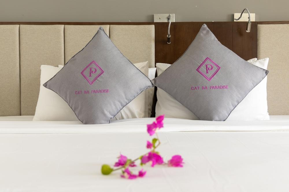 Cat Ba Paradise Hotel - Sky Bar & Massage