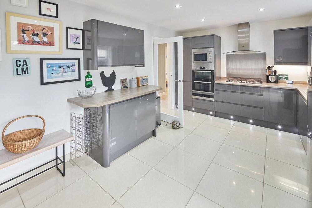 Host Stay Old Orchard House