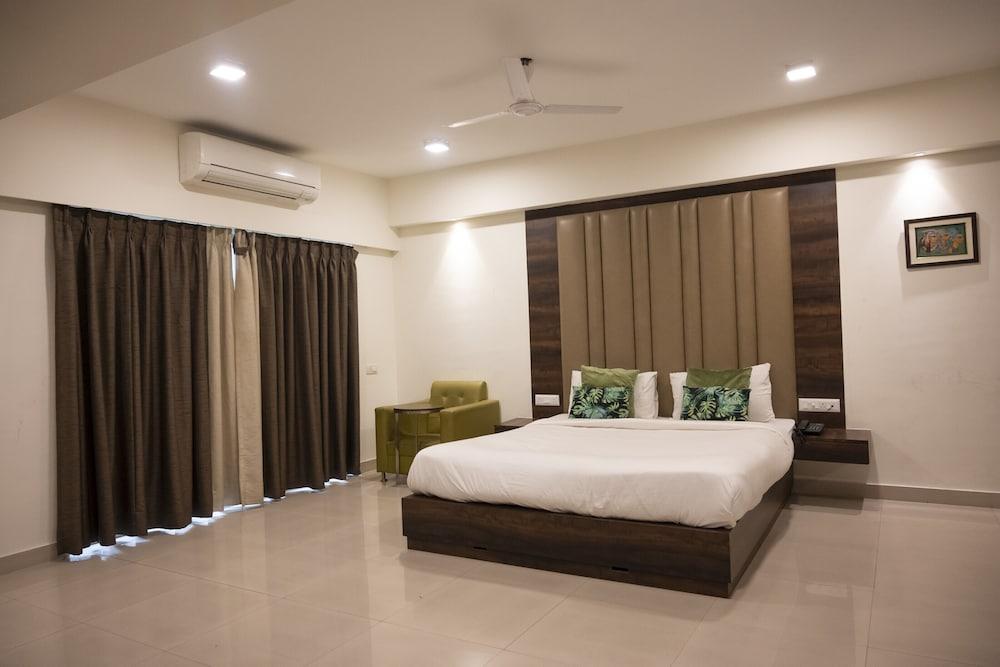 Goroomgo Indeedcare Hotel & Resorts Kolkata