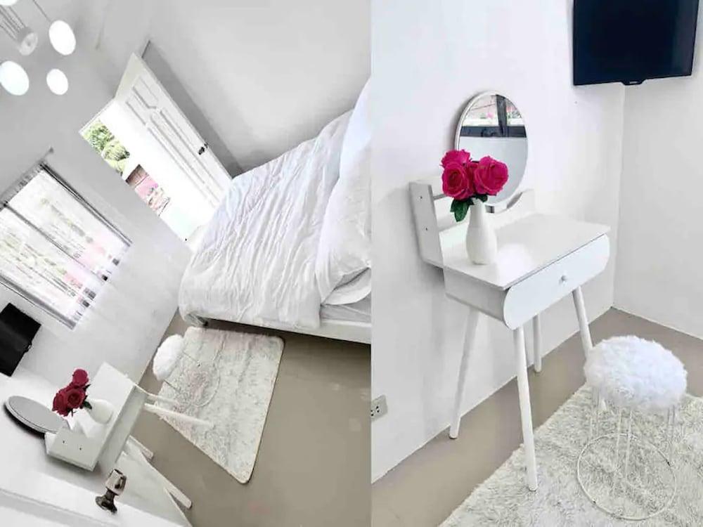 OYO 929 Blanche Hotel