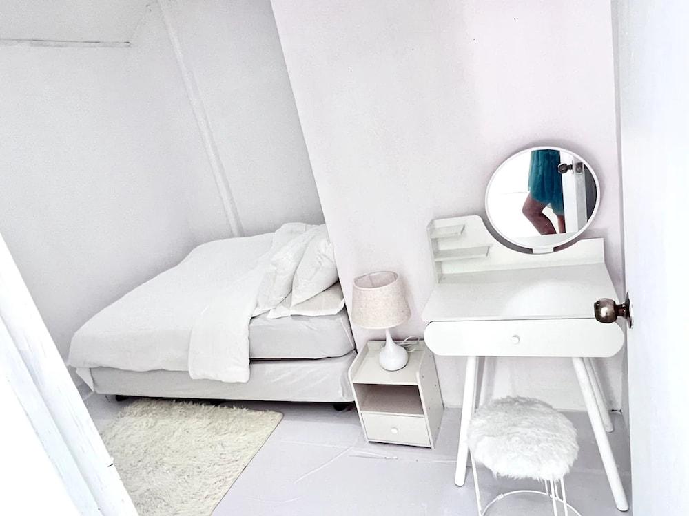 OYO 929 Blanche Hotel