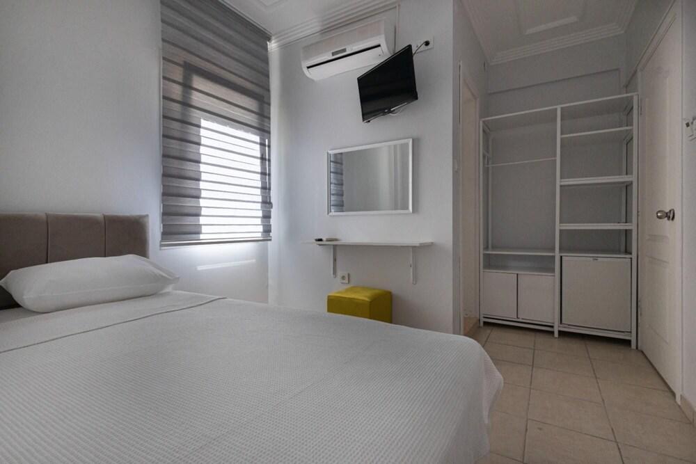 Comfy Room With Shared Pool Near Gumbet Beach