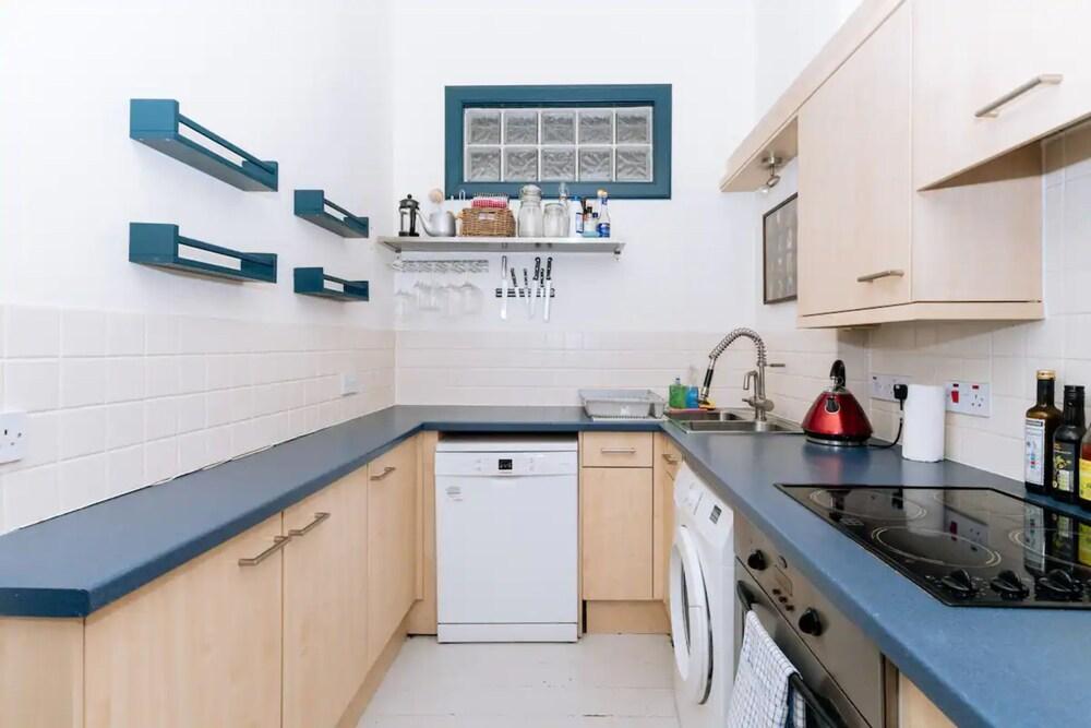 Charming 2 Bedroom Flat in Stockbridge