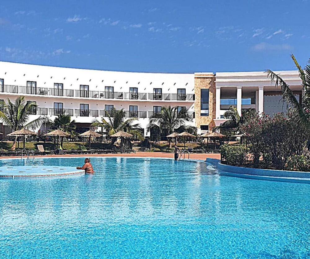 2 Bedrooms 2 Bathrooms Pool View Apartment