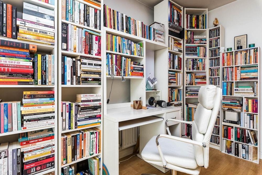 Delightful Moroccan Inspired Flat Hackney Sleeps 2