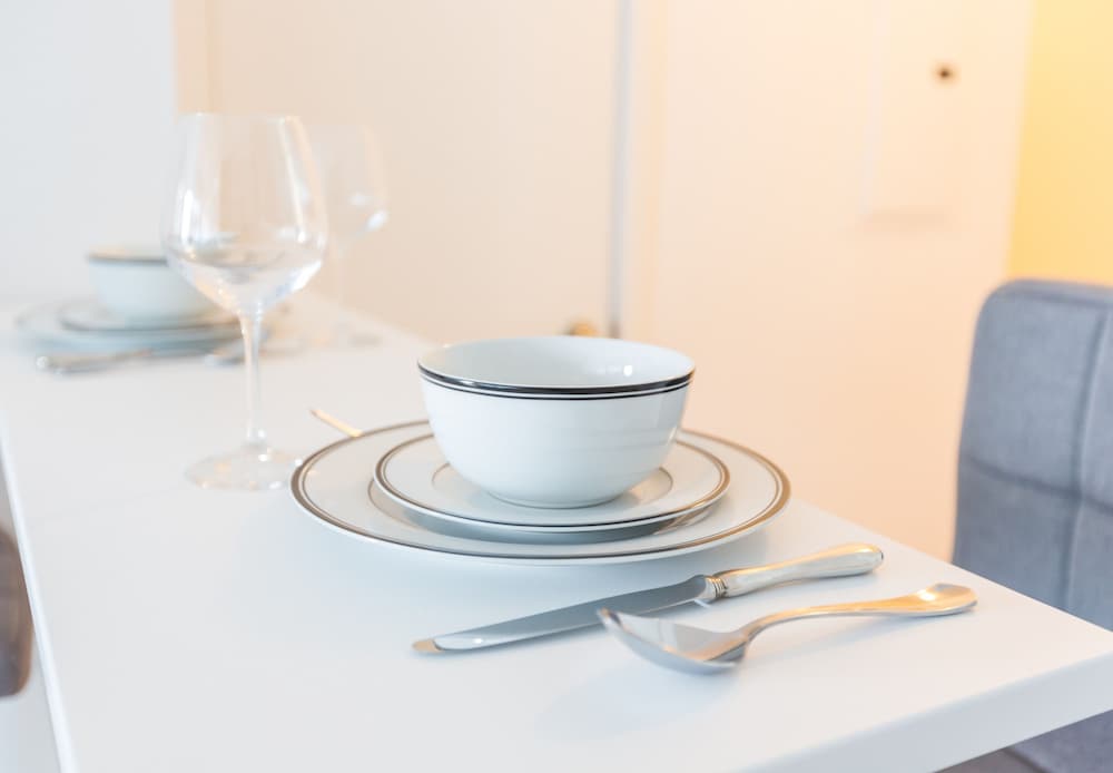 Front St - Entertainment District