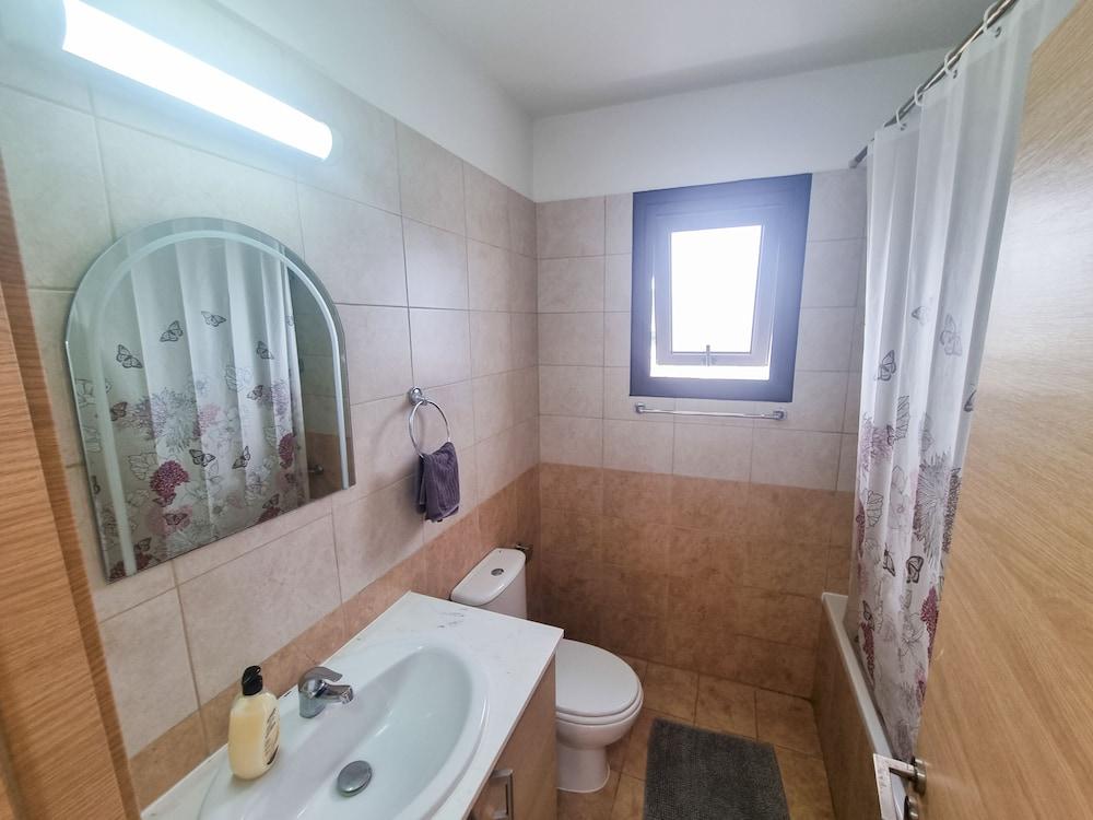 Green Leaf Apartment