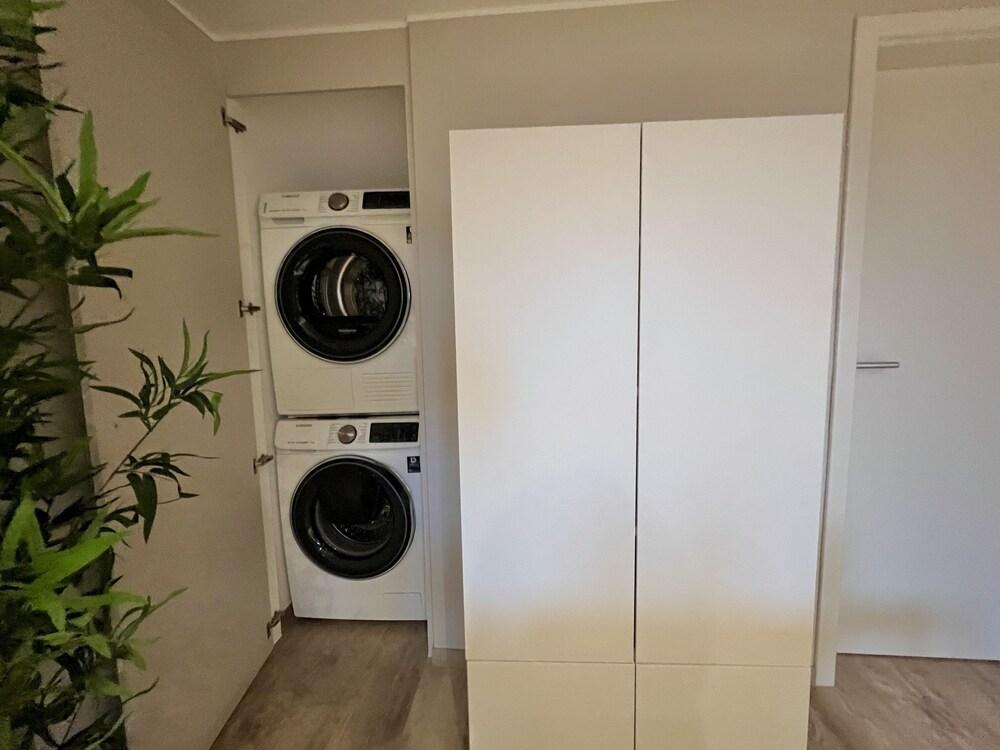 Chic Loft Studio Apt Close to Town