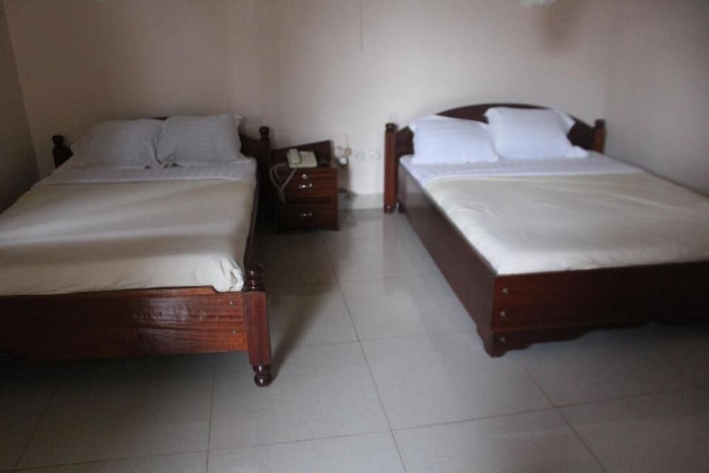 DEREVA HOTEL RWAMAGANA LTD